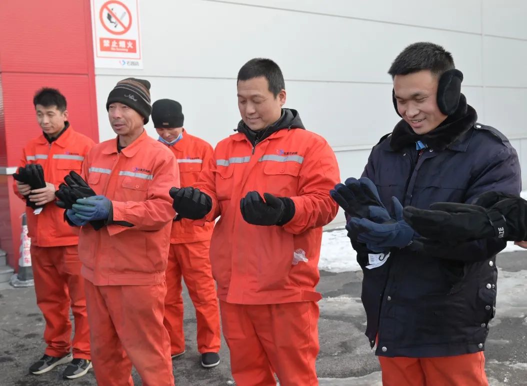 贝塔诺体育开展为一线职工“送温暖”活动
