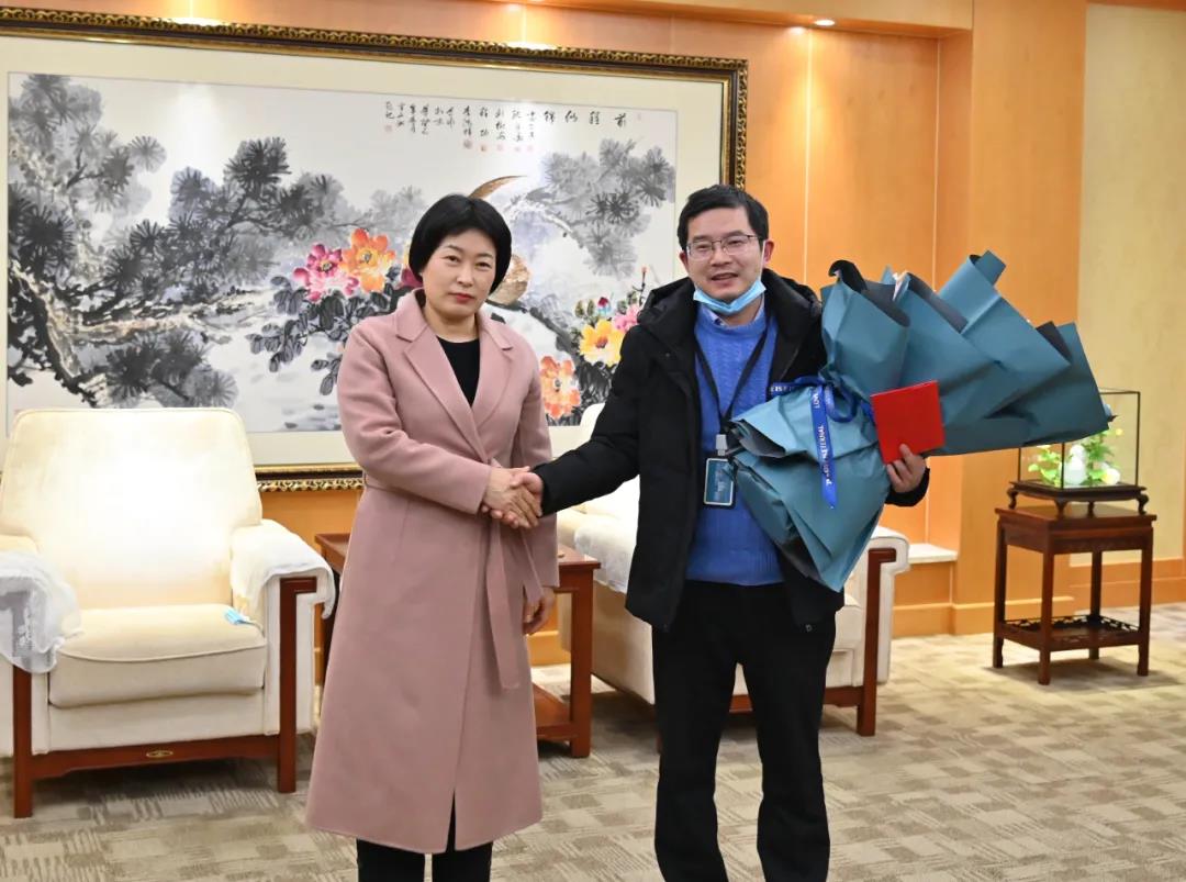 石家庄市政协副主席邓小梅慰问集团高层次人才