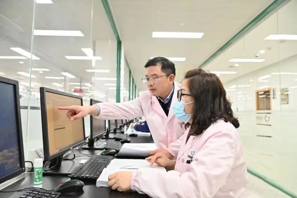 祝贺！贝塔诺体育孙立杰喜获2022年“省会最美职工”年度人物殊荣